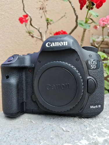 Canon eos mark iii 3 - canon,